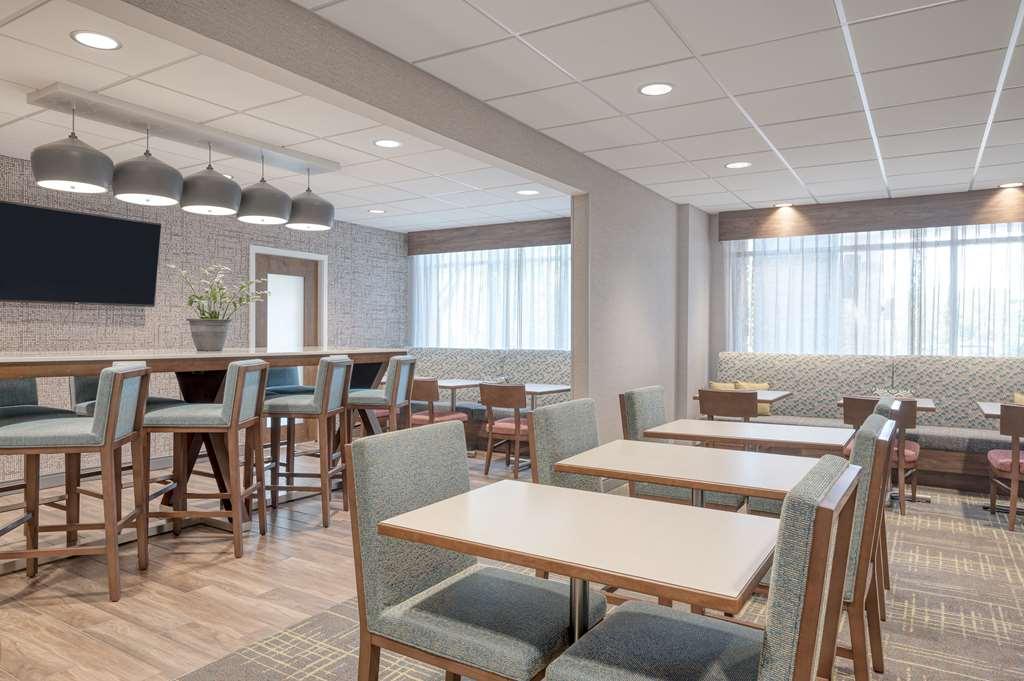 Hampton Inn Cleveland-Airport/Tiedeman Road Brooklyn Restaurant bilde